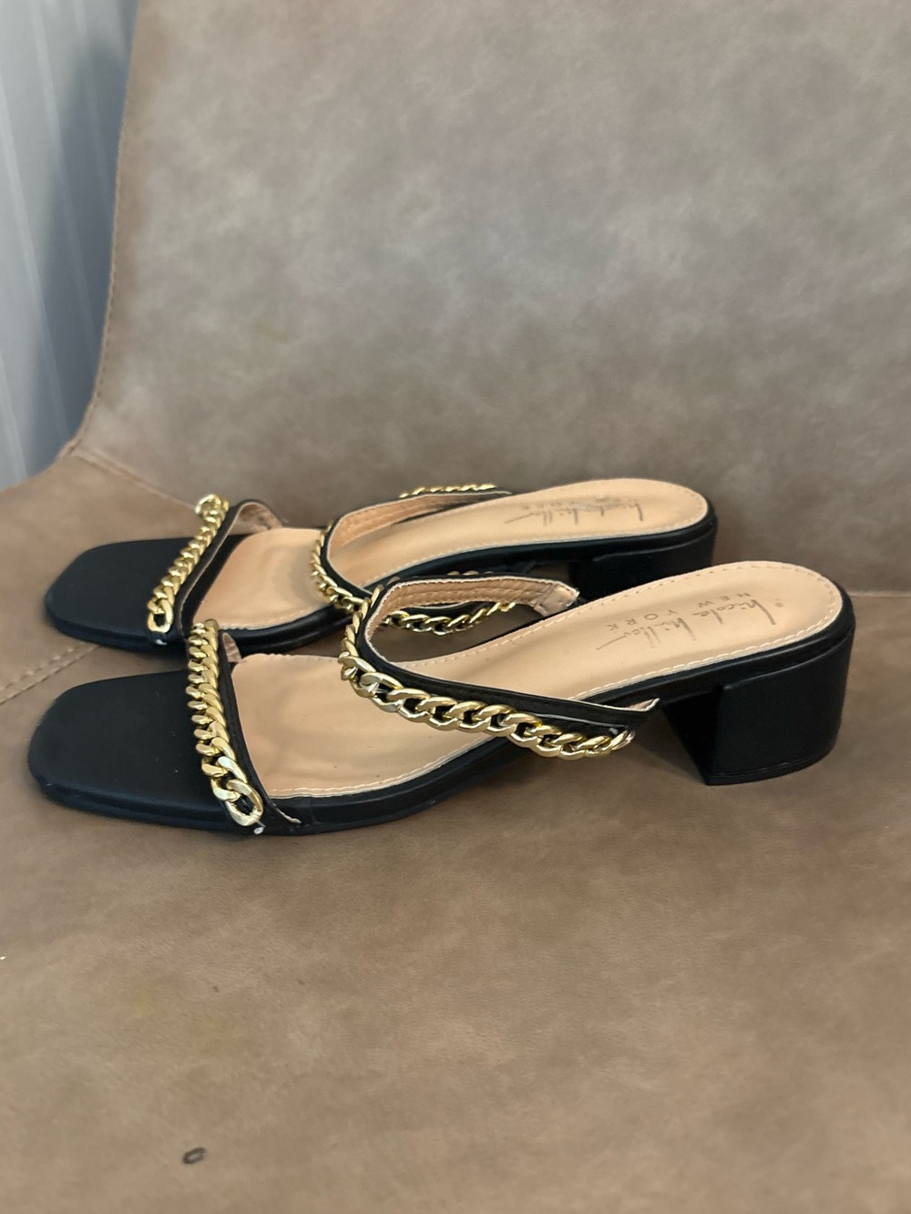 Nicole miller black gold two strap chain mini heels shoes size 7.5